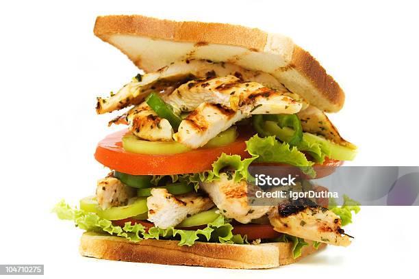 Sándwich De Pollo A La Parrilla Foto de stock y más banco de imágenes de Alimento tostado - Alimento tostado, Blanco - Color, Bocadillo