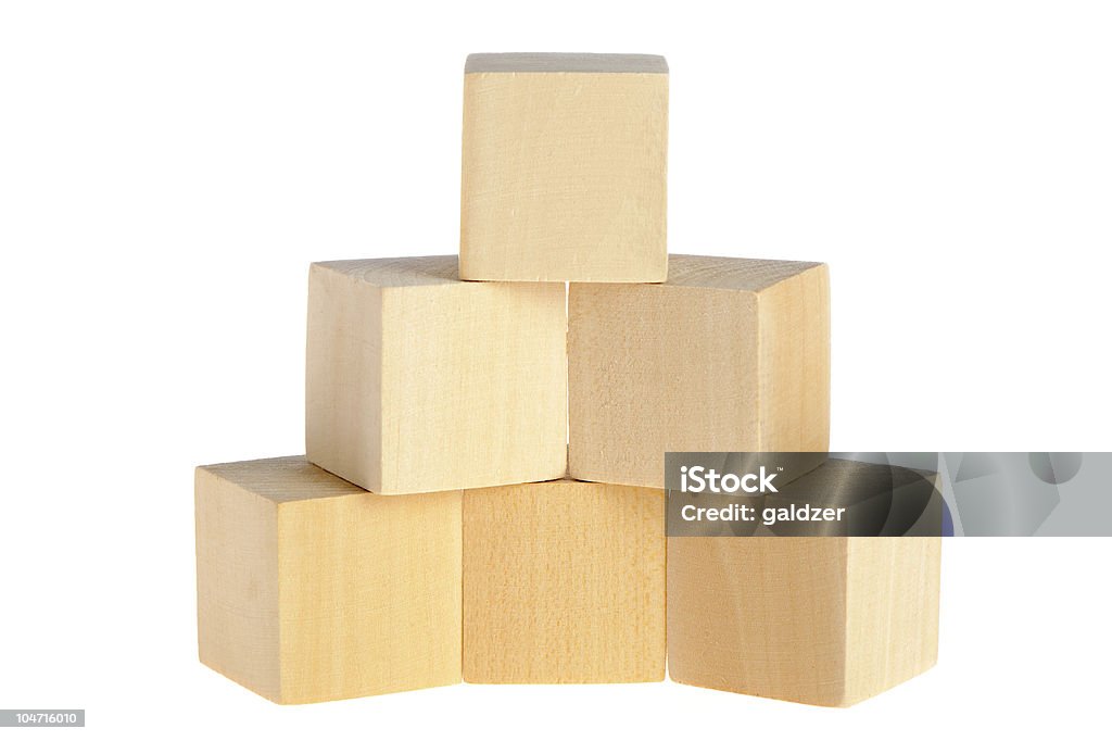 Construcción de cubos de madera - Foto de stock de Alto - Descripción física libre de derechos