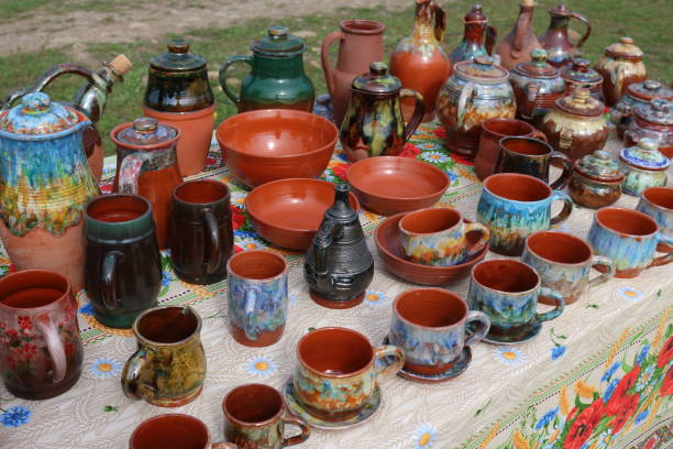 istock Trade   clay   crockery 1047198012