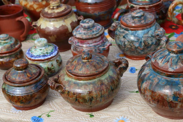 istock Trade   clay   crockery 1047198060