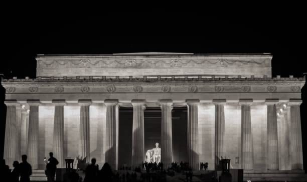 istock Lincoln memorial - BW 1047282704