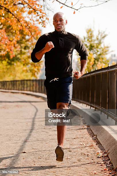 De Correr Foto de stock y más banco de imágenes de Hombres - Hombres, Parque público, Aerobismo