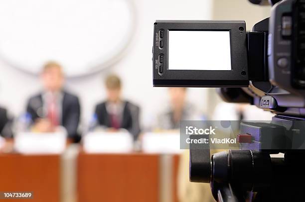 Photo libre de droit de Les Caméscopes À Une Conférence De Presse banque d'images et plus d'images libres de droit de Centre de conférences - Centre de conférences, Plan rapproché, Blanc