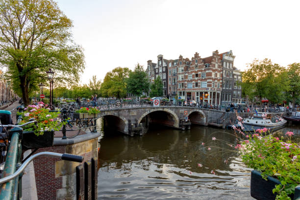 istock Amsterdam Prinsengracht Canal 1047339226