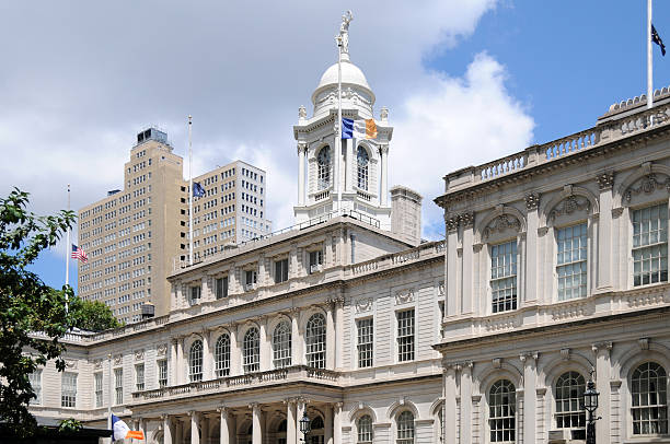 new york city hall - guildhalls stock-fotos und bilder