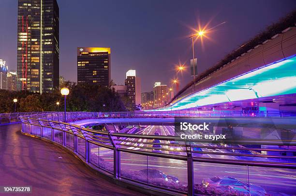 Foto de Cidade Moderna e mais fotos de stock de Arquitetura - Arquitetura, Arranha-céu, Autoestrada