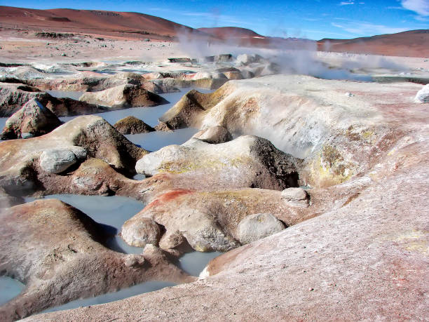 bolivia, salar de uyuni, sasnta manana geyser viste panoramiche e paesaggi - geyser nature south america scenics foto e immagini stock