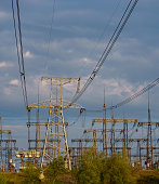 die-stromversorgungsanlagen-der-kontur-am-abend.jpg?b=1&s=170x170&k=20&c=e-5qtY1VdqNjGoaoFsjROKnsEiq3o2eimwybx6K5RKY=