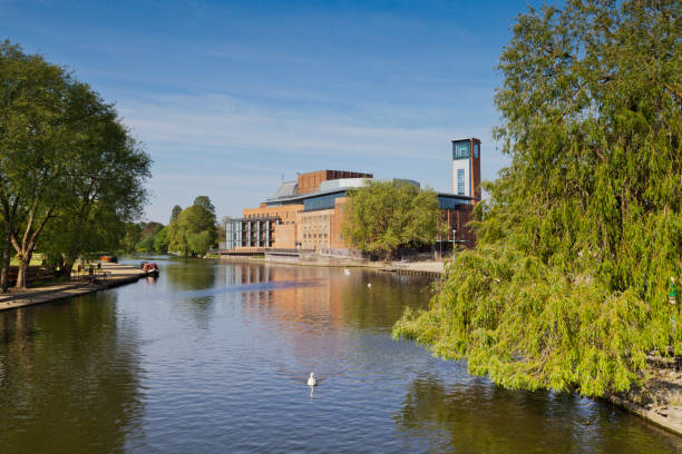 royal shakespeare theatre stratford uk - royal shakespeare theatre stock-fotos und bilder