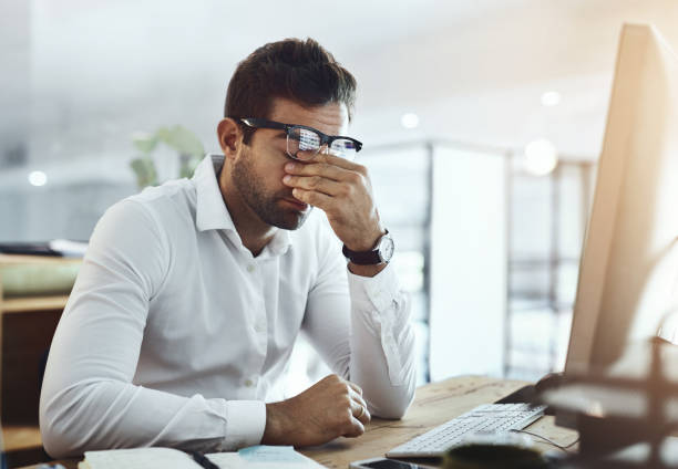 istock When will I see the end of this day? 1047508072