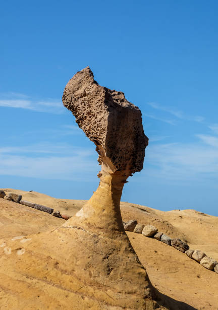 istock Queen Head Rock in Yehliu Geopark 1047536042