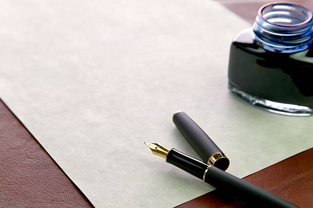 scrivere una lettera - luxury pen office supply fountain pen foto e immagini stock