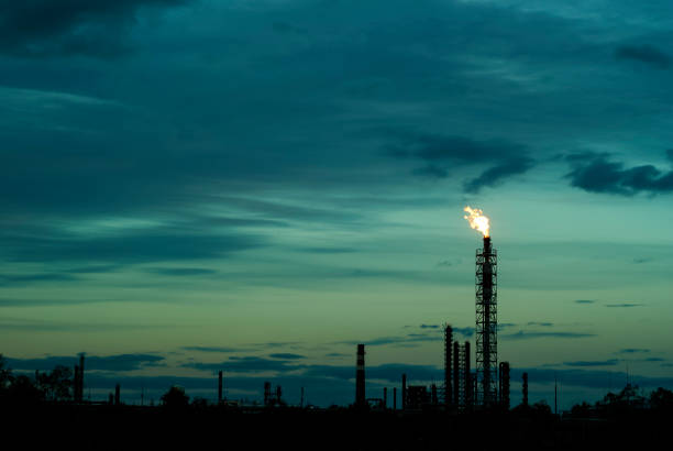 combustione associata di gas di petrolio - metano foto e immagini stock