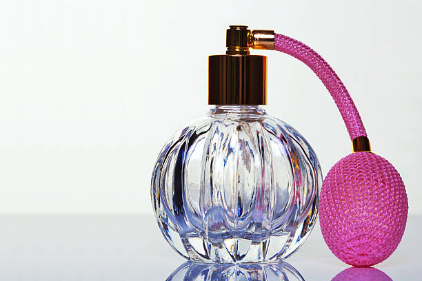 istock Crystal glass perfume atomiser with pink pump 104774954