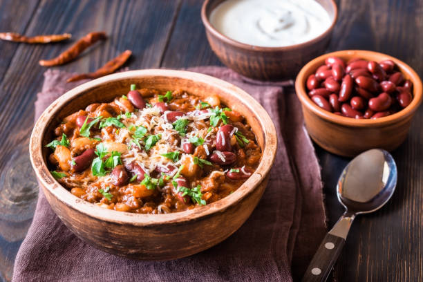 istock Bowl of chili con carne 1047779362