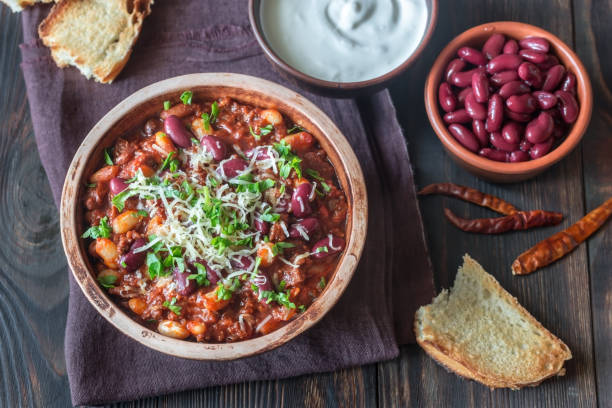 istock Bowl of chili con carne 1047779394