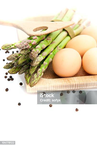 Foto de Aspargos E Ovos e mais fotos de stock de Alimentação Saudável - Alimentação Saudável, Antipasto, Arranjo