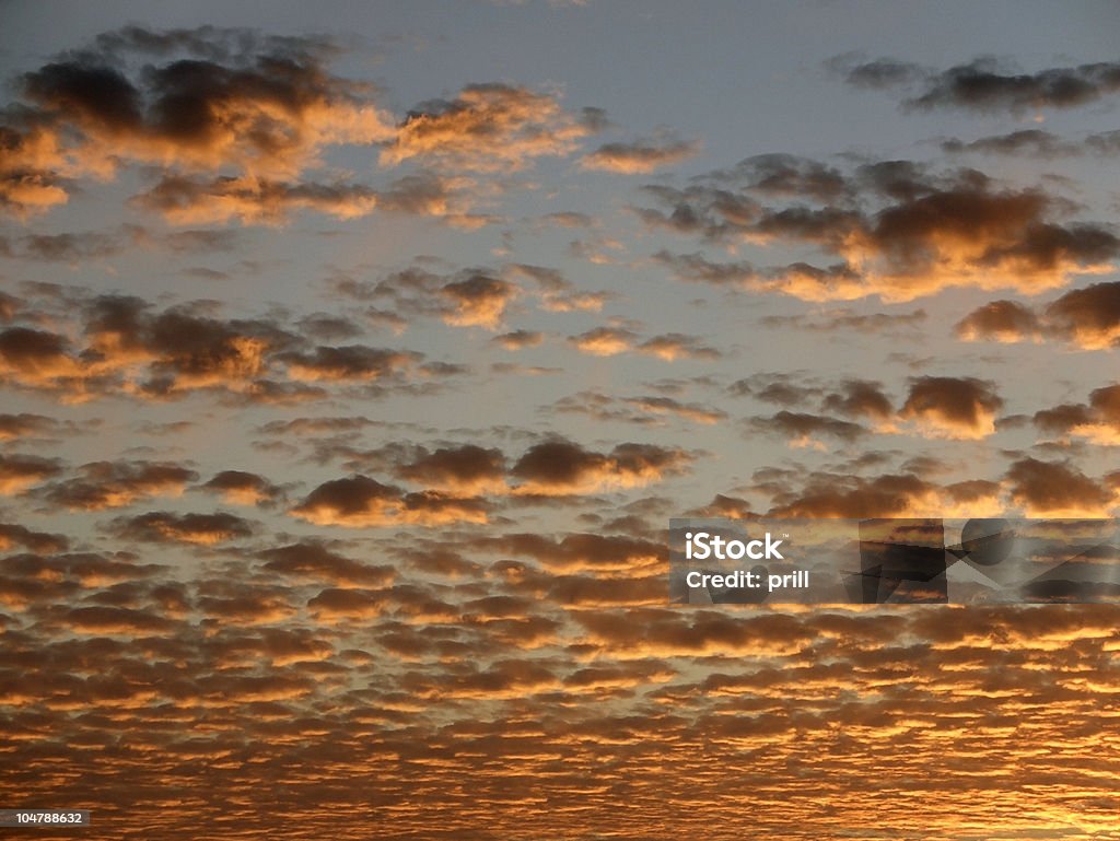 Abend Wolken Sonne beleuchtet - Lizenzfrei Abenddämmerung Stock-Foto