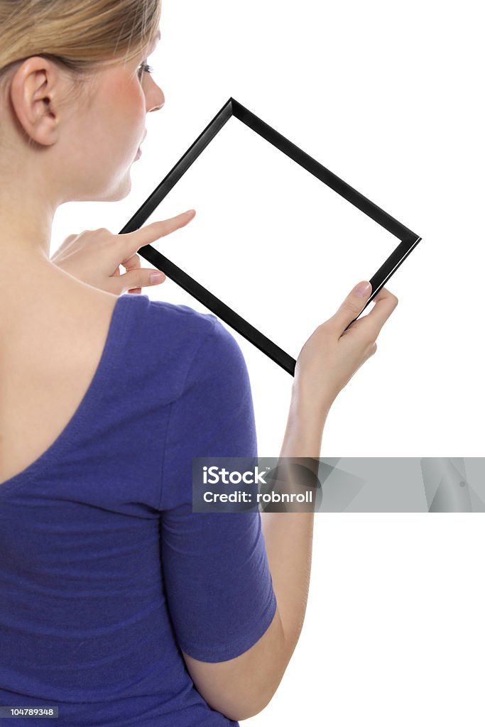 Mujer sosteniendo en blanco de pc de panel táctil, 1 manual de la pantalla de detalles - Foto de stock de Adulto libre de derechos