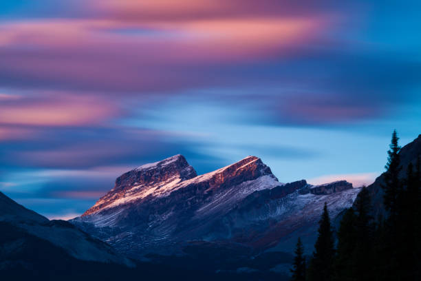 istock Evening light on the mountains along the Icefields Parkway in Banff National Park 1047901992