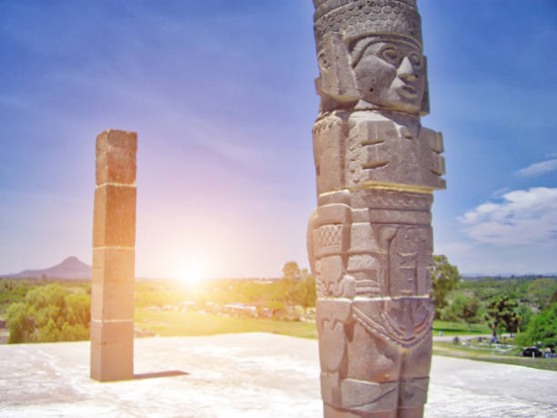 istock Famous Tula pyramids and statues 1047913502
