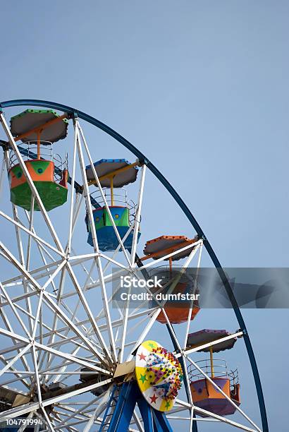 Grande Roda Vertical - Fotografias de stock e mais imagens de Alto - Descrição Física - Alto - Descrição Física, Ao Ar Livre, Atração de Parque de Diversão