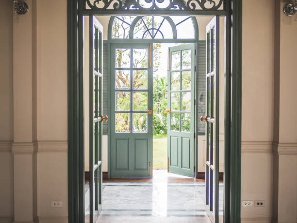 istock Green vintage doors 1047941654