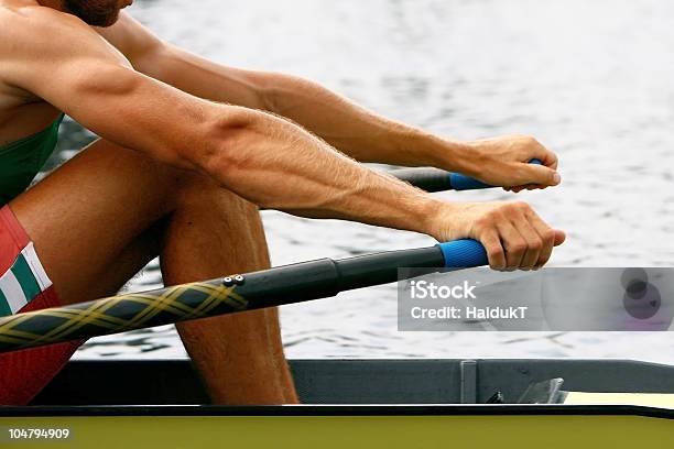 Rowing Uomo In Formazione - Fotografie stock e altre immagini di Canottaggio - Canottaggio, Remare, Soluzione