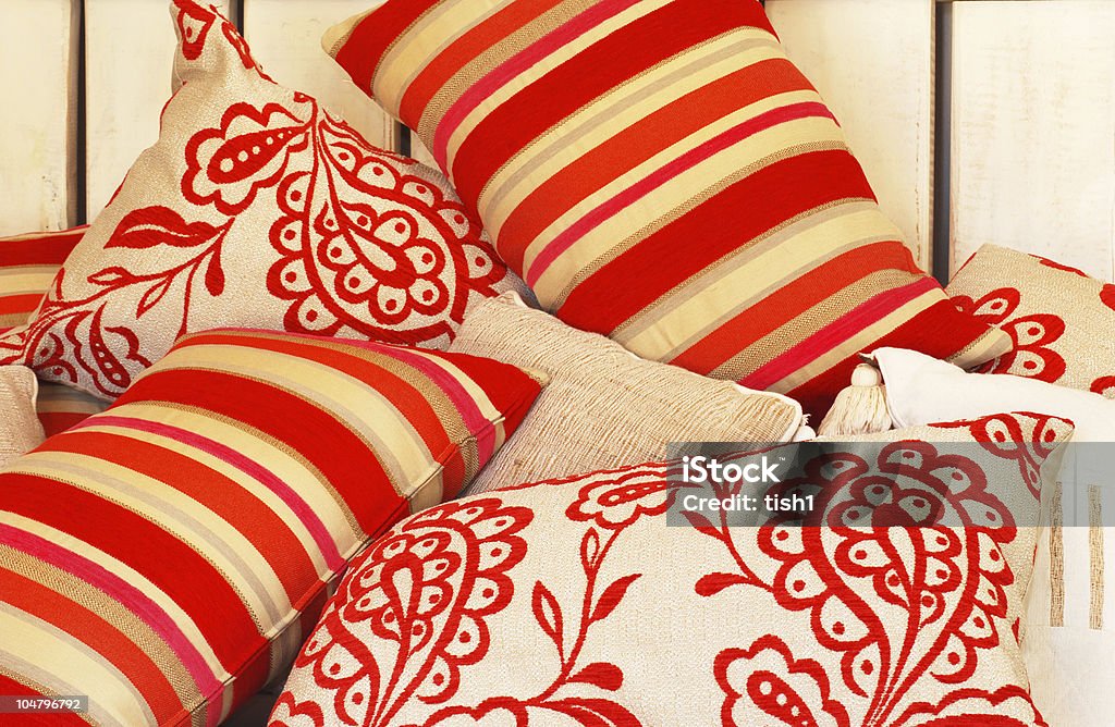 multi color almohadas de - Foto de stock de Almohada libre de derechos