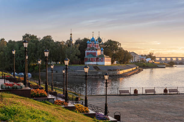 la chiesa dello zarevič dmitrij sul sangue nell'antica città di uglich in russia - uglich foto e immagini stock