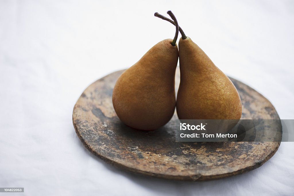 Plano aproximado de peras no círculo de Madeira - Royalty-free Alimentação Saudável Foto de stock