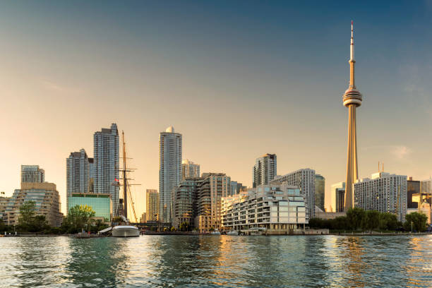 istock Toronto City skyline 1048236682