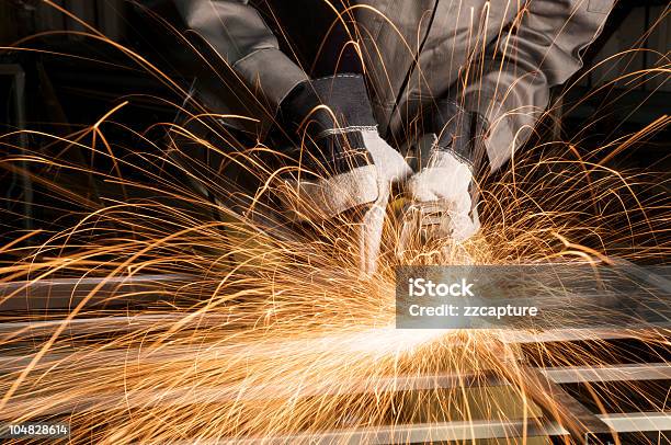 Closeup De Um Trabalhador Triturar - Fotografias de stock e mais imagens de Aço - Aço, Calor, Faísca