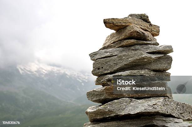 Meditação - Fotografias de stock e mais imagens de Amontoar - Amontoar, Budismo, Cena de tranquilidade