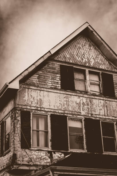 istock Creepy Old House Details 1048318198