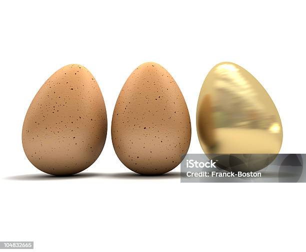 Три Яйца С Золотой Один — стоковые фотографии и другие картинки Без людей - Без людей, Бизнес, Богатство