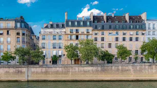 istock Paris, view of ile saint-louis 1048411602