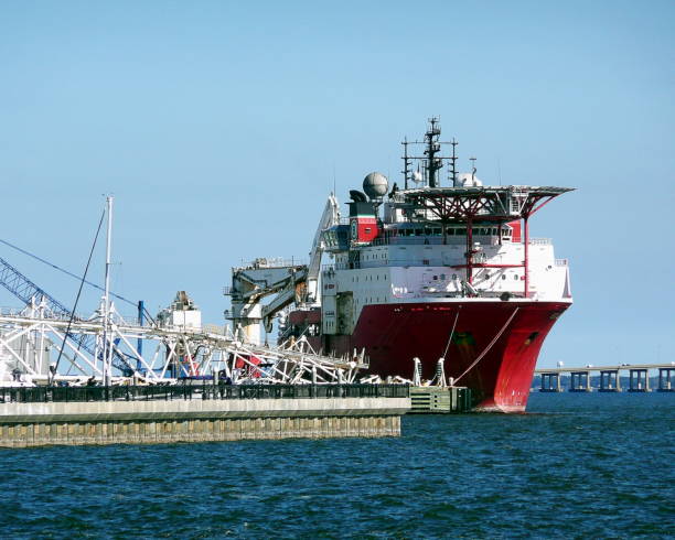 oil tanker - pensacola imagens e fotografias de stock