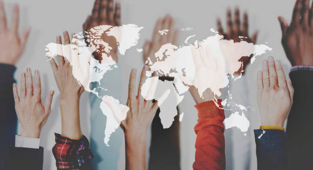 グローバル コミュニティの国際的なネットワーク コンセプト - people globe ストックフォト  と画像