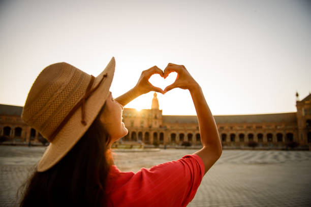 (love is in the air).  - plaza de espana spain seville famous place 뉴스 사진 이미지