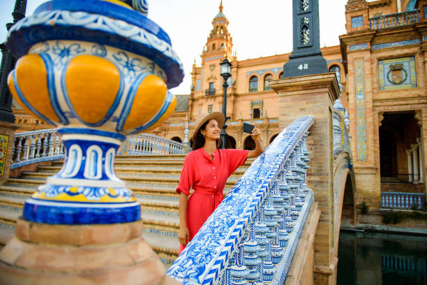 machen ein foto. - plaza de espana european culture sevilla seville stock-fotos und bilder
