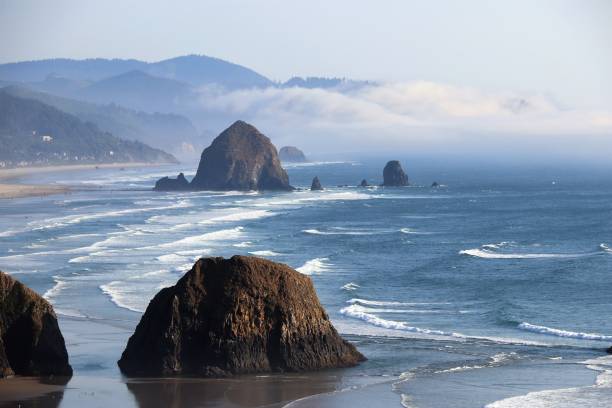 istock Ecola Viewpoint of Cannon Beach and Crescent Beach 1048647362