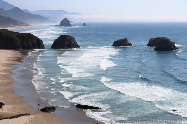 istock Ecola Viewpoint of Cannon Beach and Crescent Beach 1048647386