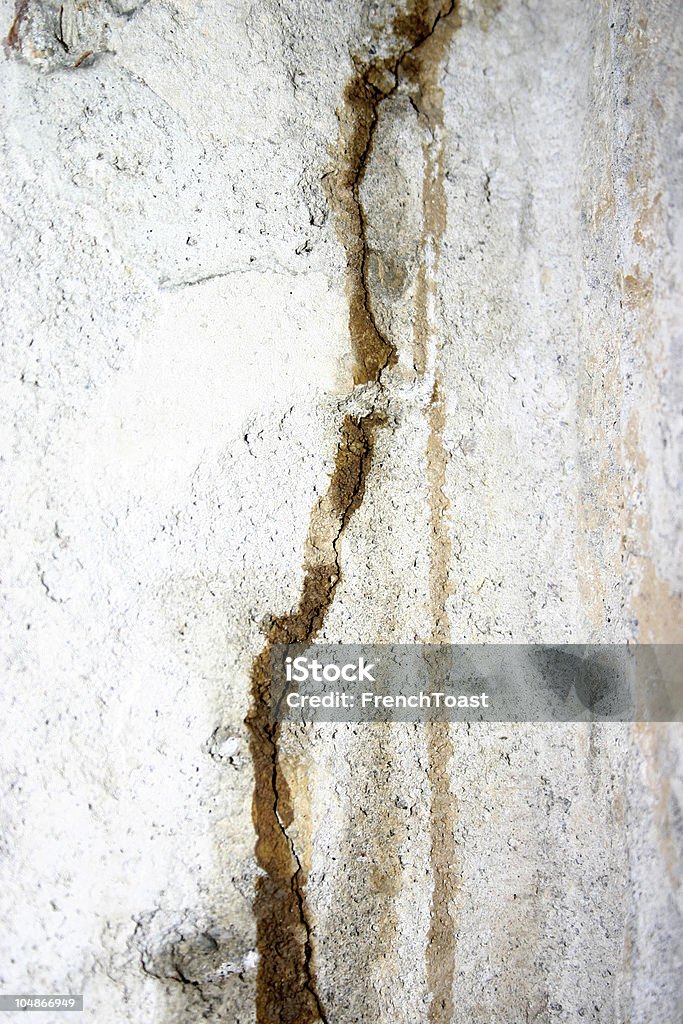 Crack na parede - Royalty-free Sub-rés-do-chão Foto de stock