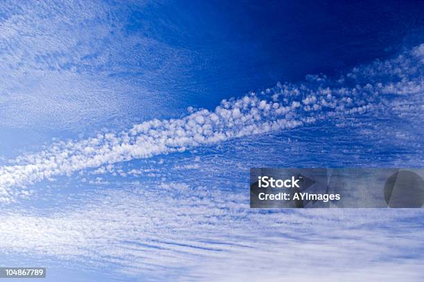 Foto de Fundo Do Céu e mais fotos de stock de Azul - Azul, Azul escuro - Azul, Cirro