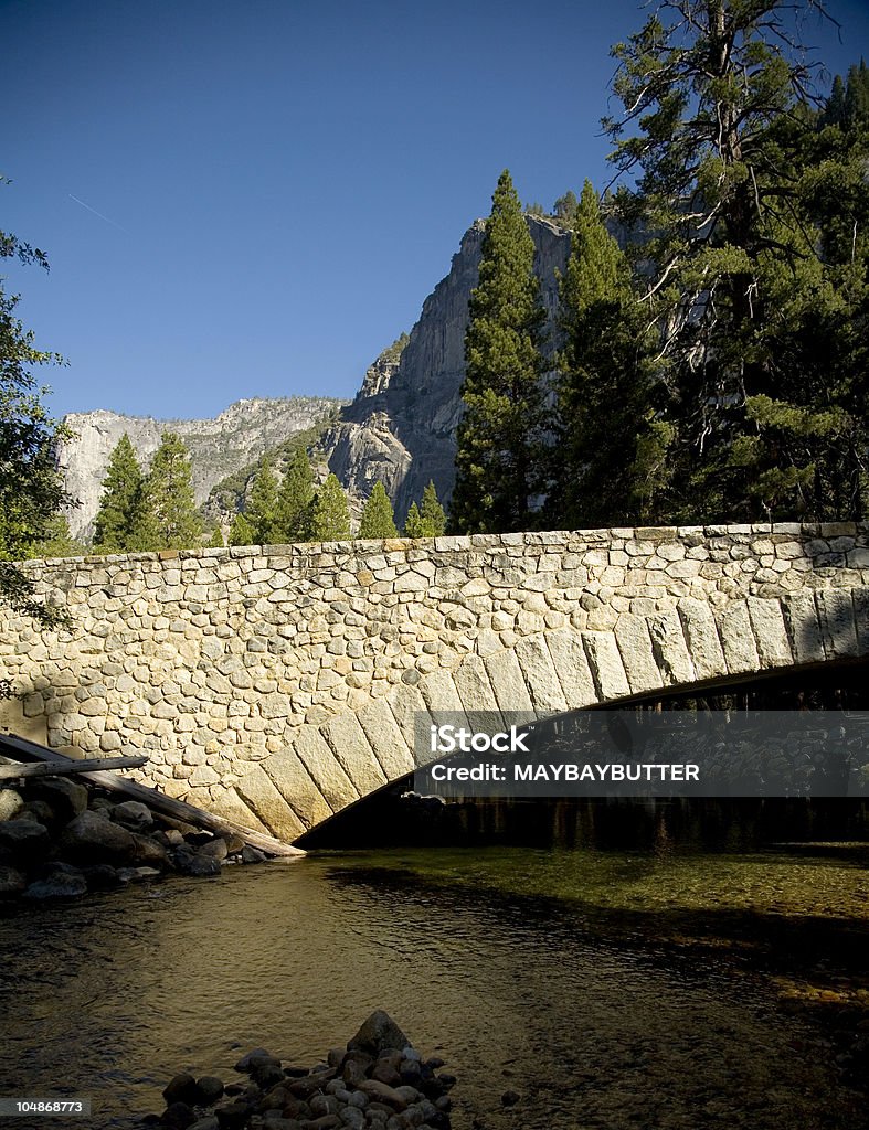 Manhã nas montanhas - Foto de stock de Cascata Yosemite royalty-free