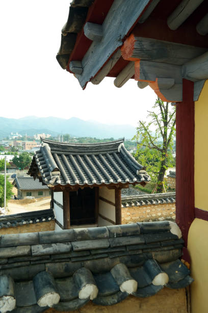 istock Sungjuhyanggyo Confucian School 1048707192