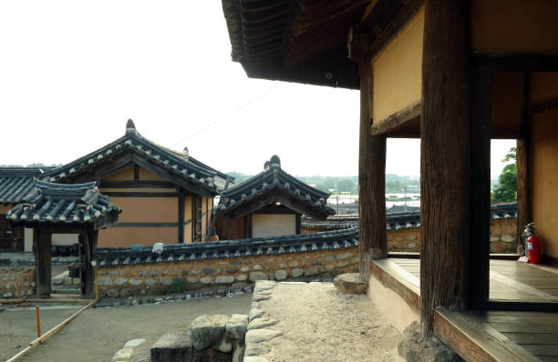 istock Sungjuhyanggyo Confucian School 1048707214
