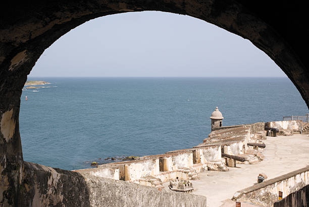 el morro castle, san juan, puerto rico - horizon over water old san juan san juan puerto rico puerto rico stock-fotos und bilder