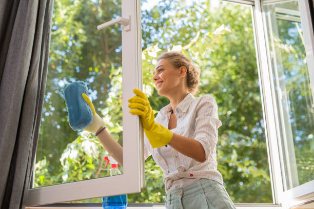 istock weekend house cleaning activities 1048739544